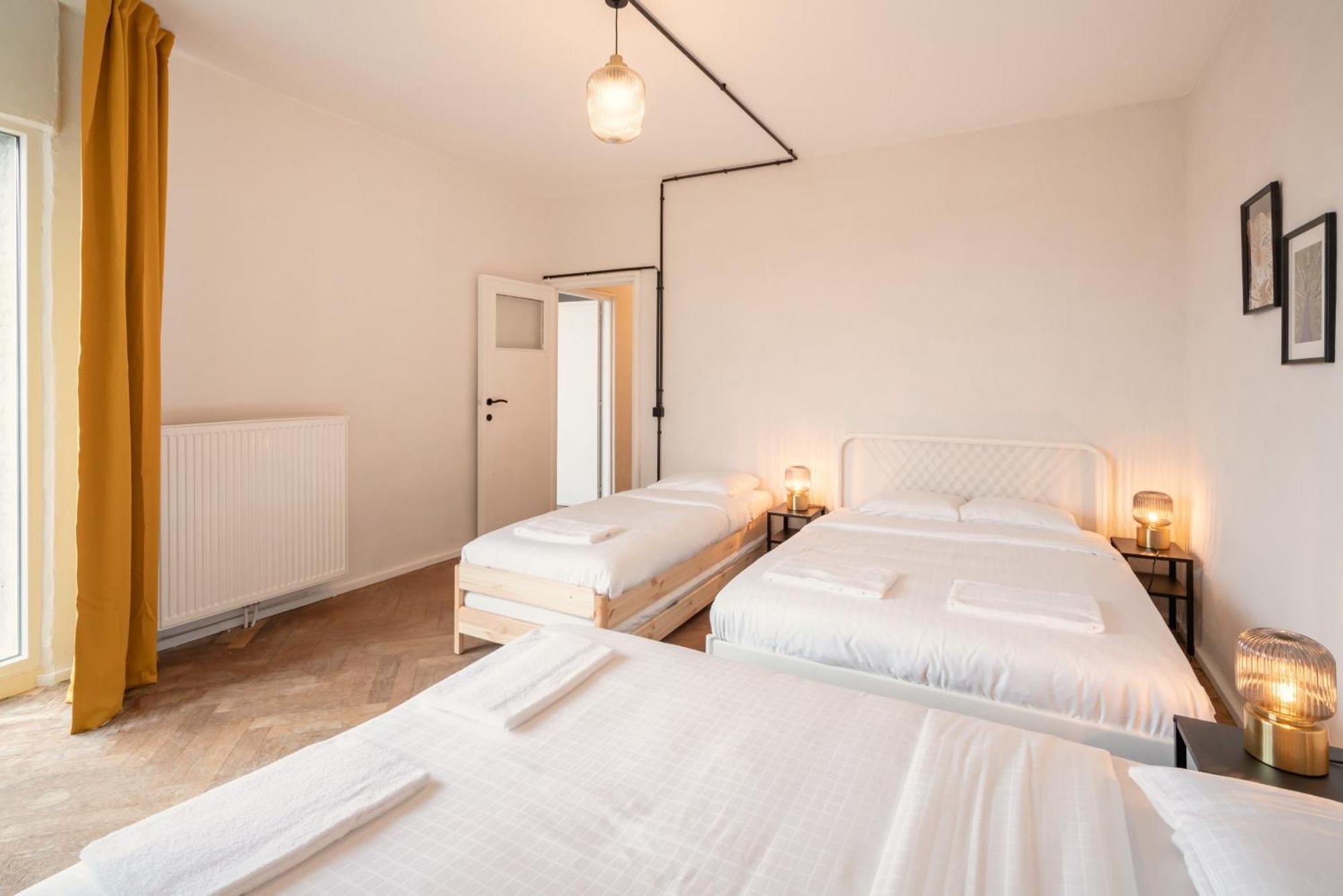 Two-Bedroom Apartments In The Heart Of Антверпен Экстерьер фото