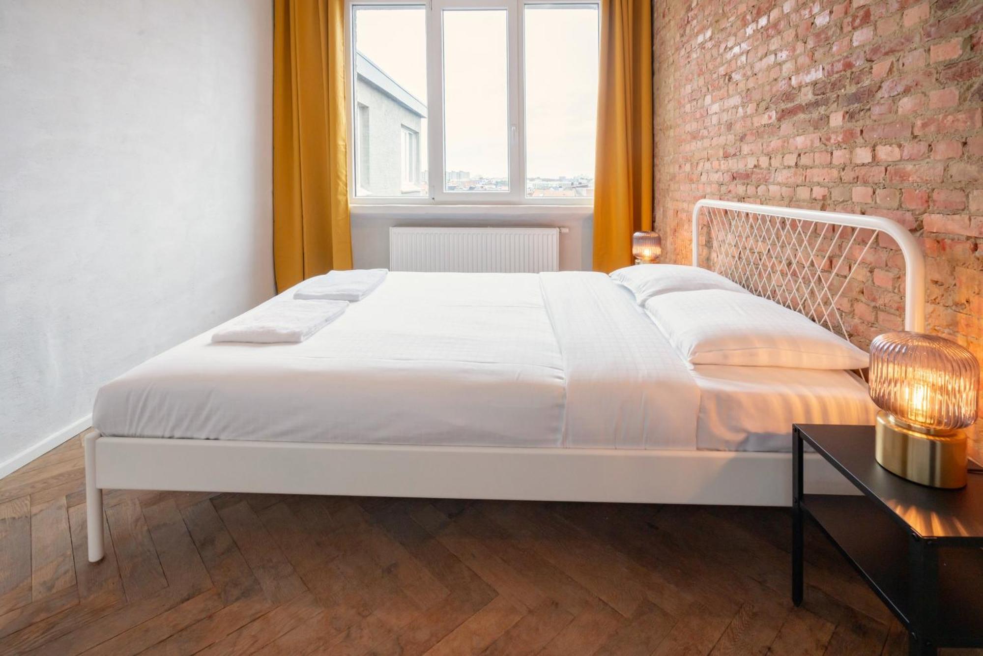 Two-Bedroom Apartments In The Heart Of Антверпен Экстерьер фото